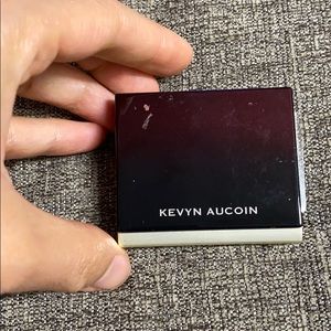 kevyn aucoin candlelight highlighter